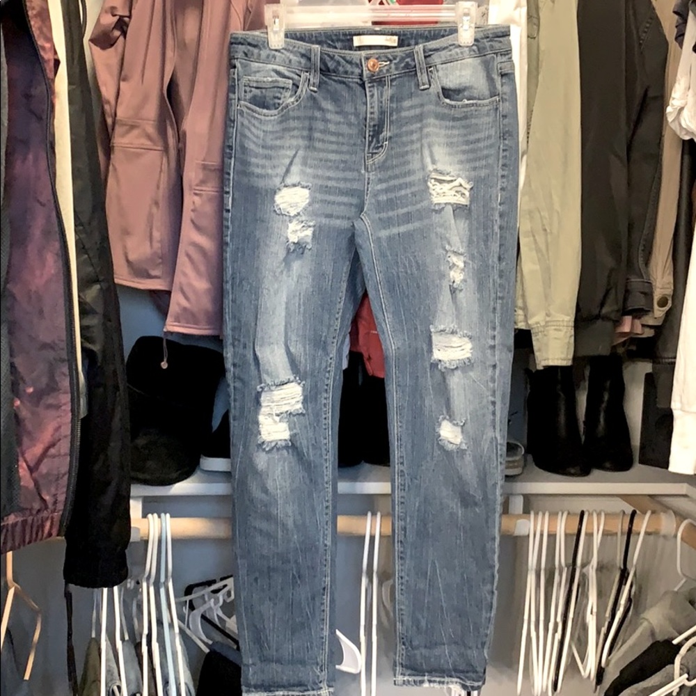 Daytrip Distressed Jeans